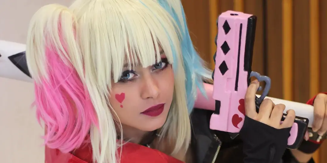 Harle Quinn isekai cosplay