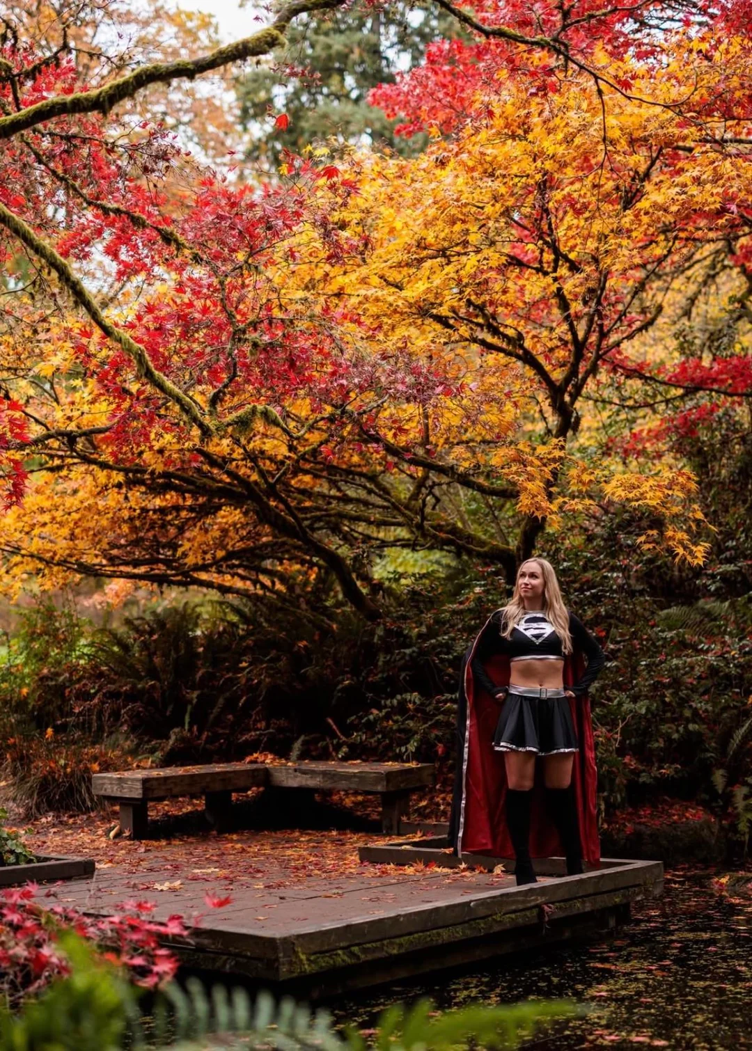 Supergirl cosplay por Olivia Betty Rain