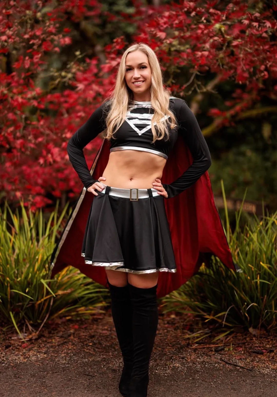 Supergirl cosplay por Olivia Betty Rain