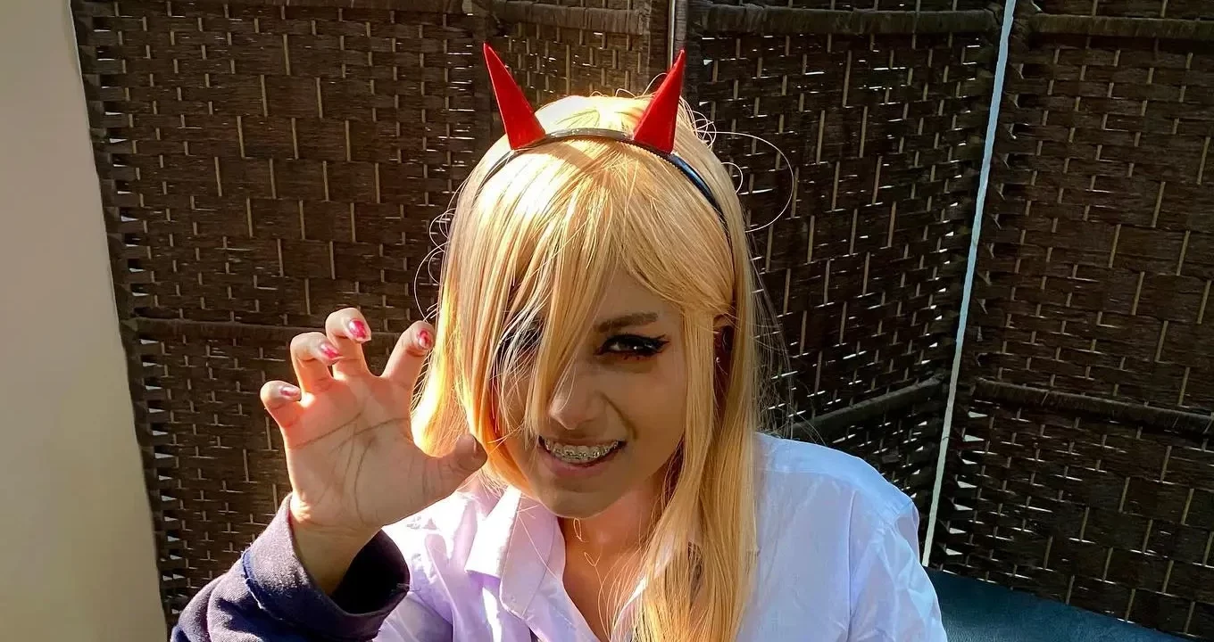 Power (Chainsaw Man) - cosplay por Akira Cozer