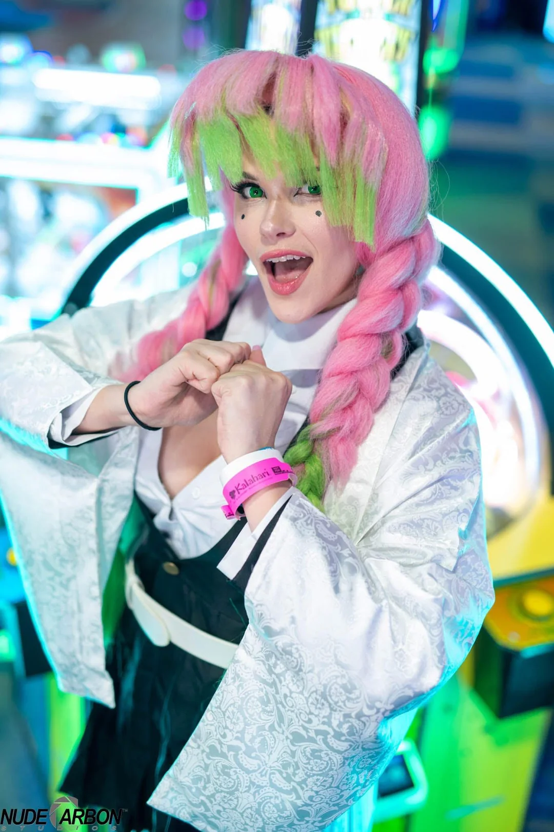 Mitsuri Kanjori - cosplay por Miryoku Daarin