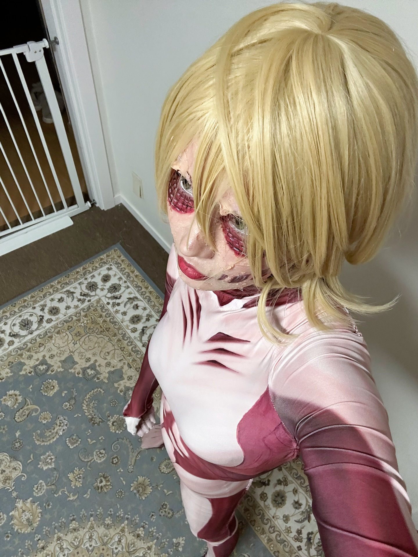 Titã Fêmea (Attack on Titan) - cosplay por damas.zipx