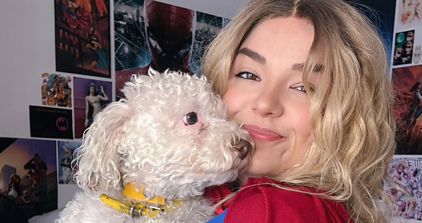 Supergilr cosplay with Krypto