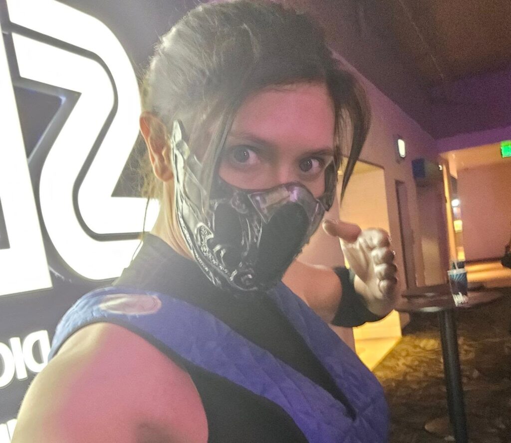 Sub-Zero - genderbend por vex.cosplayer