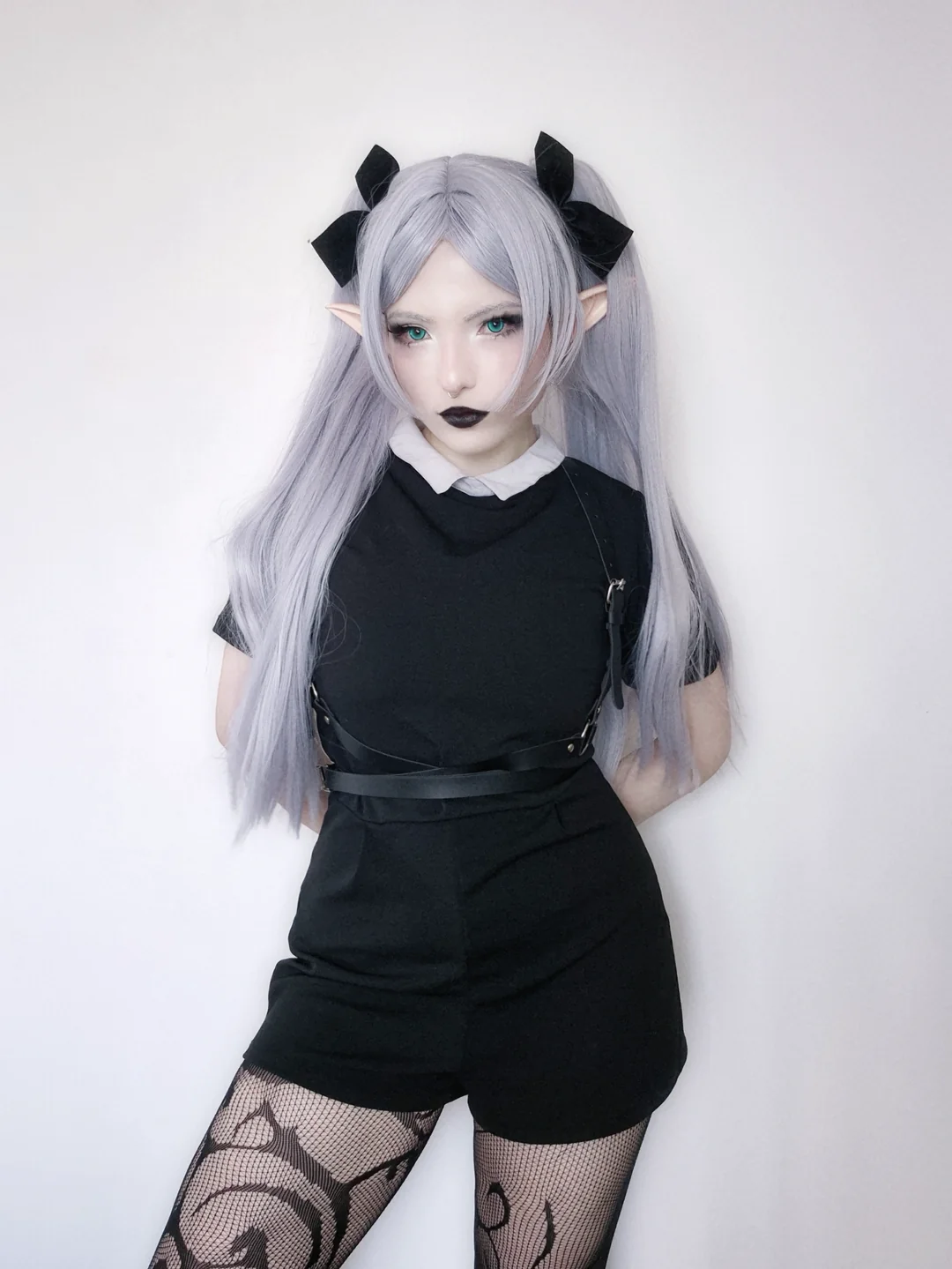 Frieren - cosplay gótico por Seide