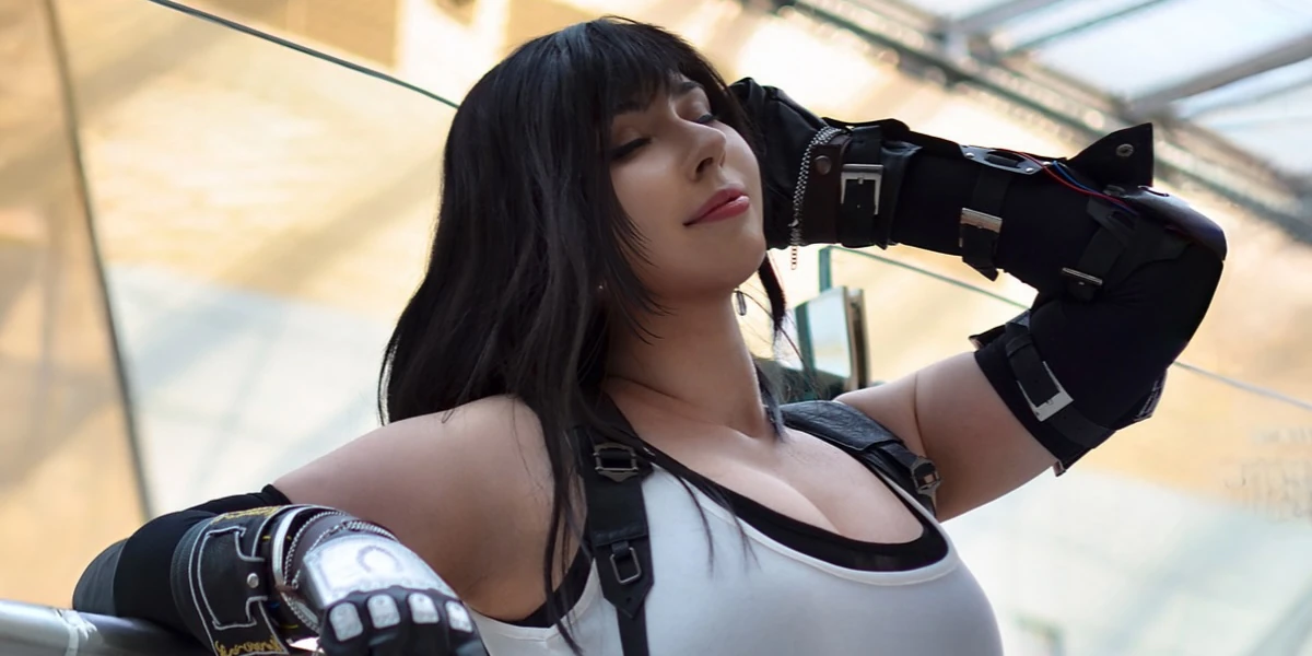Tifa Lockhart (Final Fantasy 7) - cosplay por Angie V Cosplay