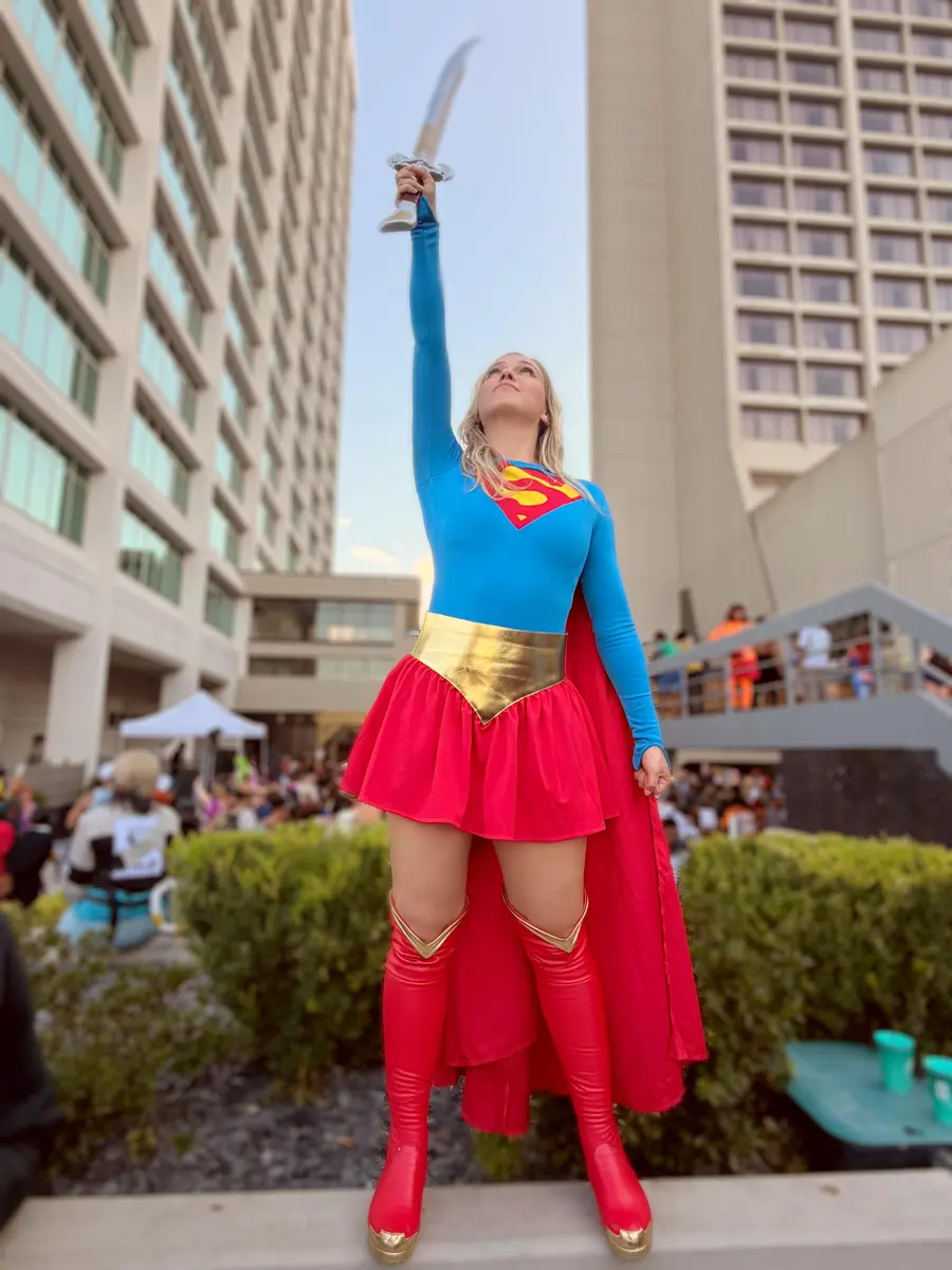 Supergirl - cosplay por Olivia Betty Rain