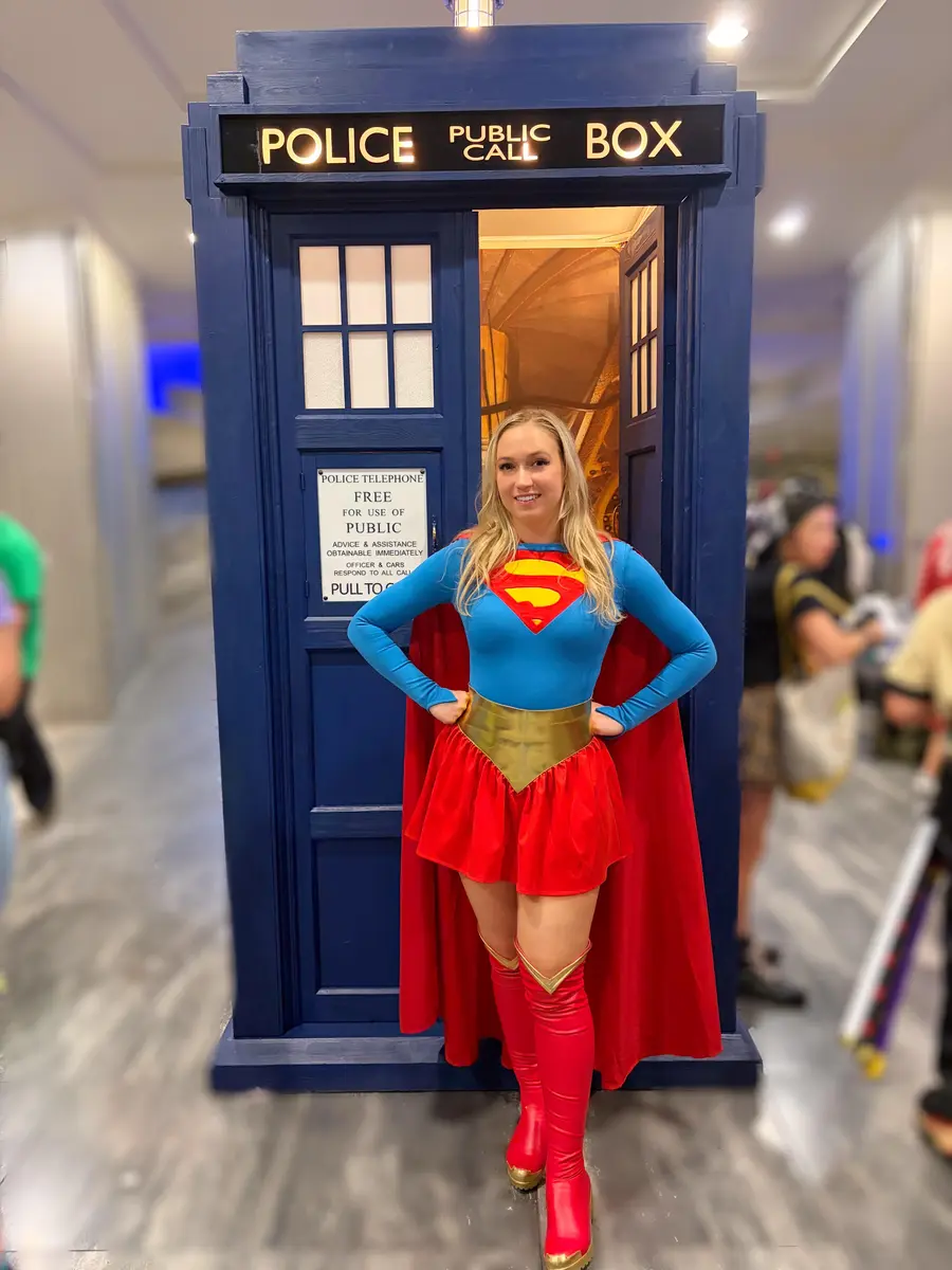 Supergirl - cosplay por Olivia Betty Rain