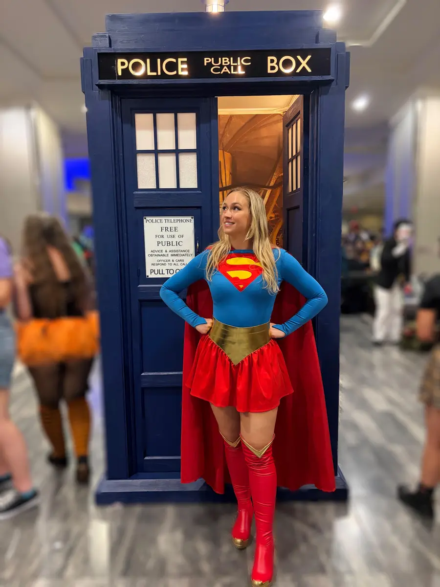 Supergirl - cosplay por Olivia Betty Rain