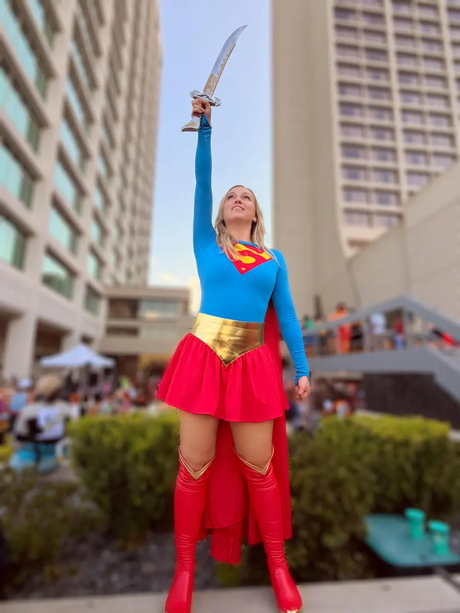 Supergirl - cosplay por Olivia Betty Rain